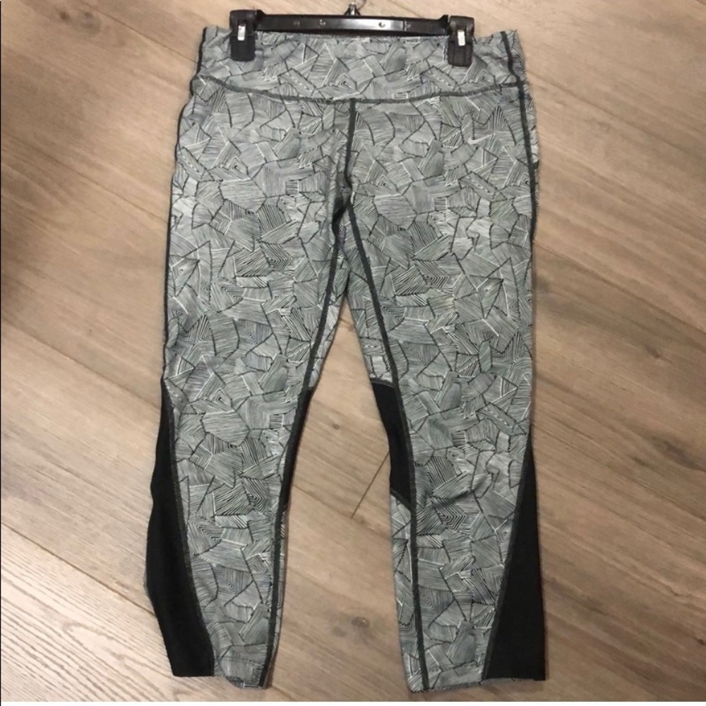 Nike Dri-Fit Geometric Printed Capri Leggings